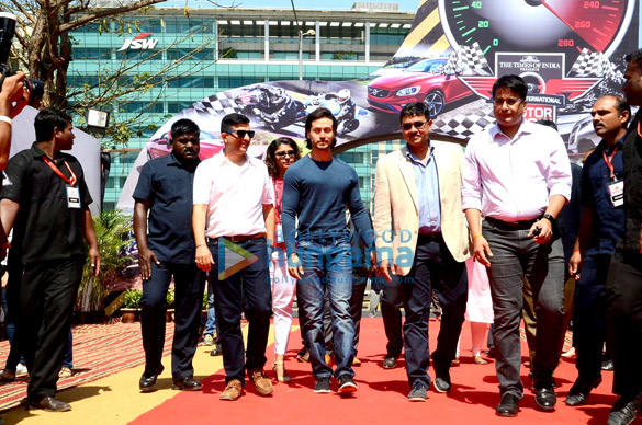tiger inaugurates mumbai international motor show 1