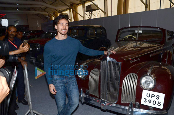 tiger inaugurates mumbai international motor show 8