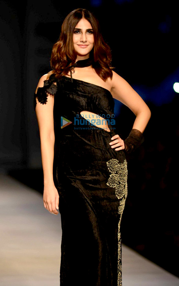 vaani kapoor walks for rina dhaka at aifw 3