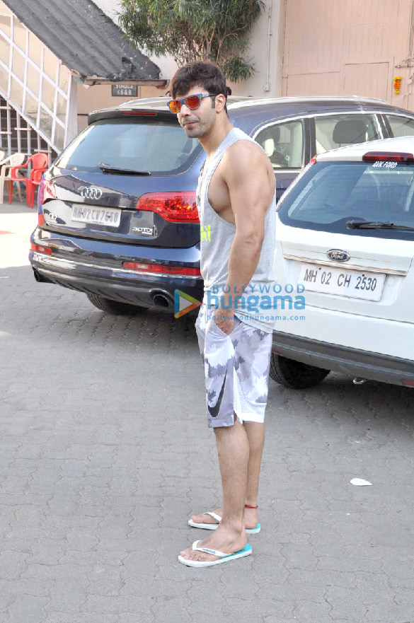 varun dhawan snapped at an ad shoot 5 2