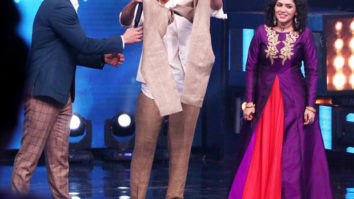 Varun Dhawan’s pants gets ripped on stage