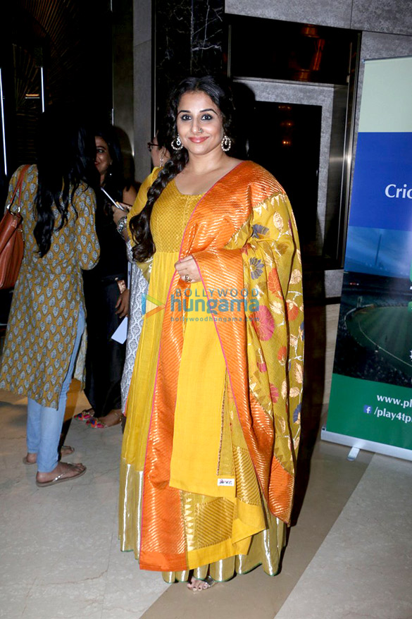 Vidya Balan, Sonu Sood and others grace TOISA awards Vidya Balan, Sonu Sood and others grace TOISA awards