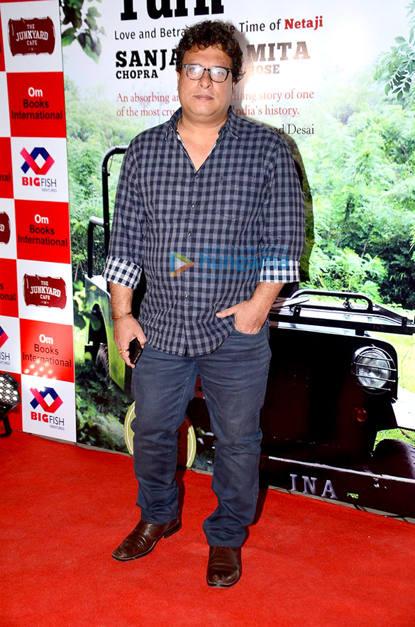 vidya balan unveils the book the wrong turn 10