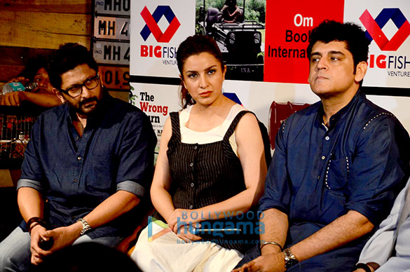 vidya balan unveils the book the wrong turn 14
