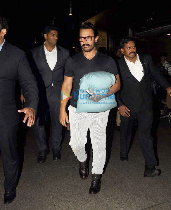 aamir khan and shilpa shetty snapped at the airport 2