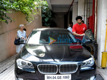 Aditya Roy Kapoor snapped playing cricket with kids in Bandra