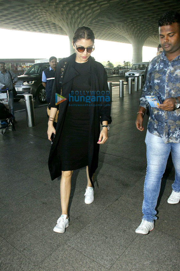 aishwarya anushka vaani snapped at the airport 3