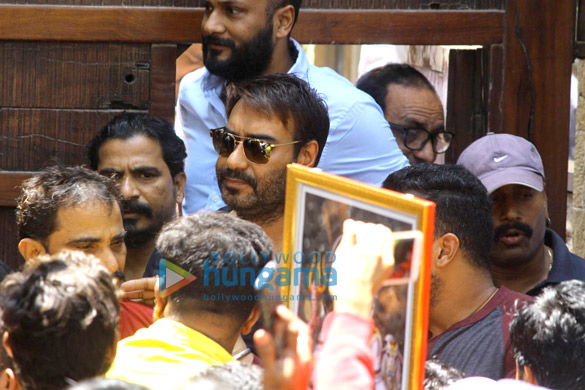 ajay devgn meets his fans on his birthday 5
