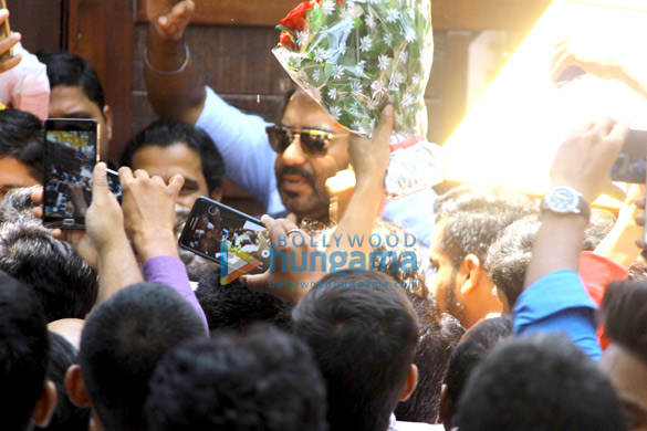 ajay devgn meets his fans on his birthday 6