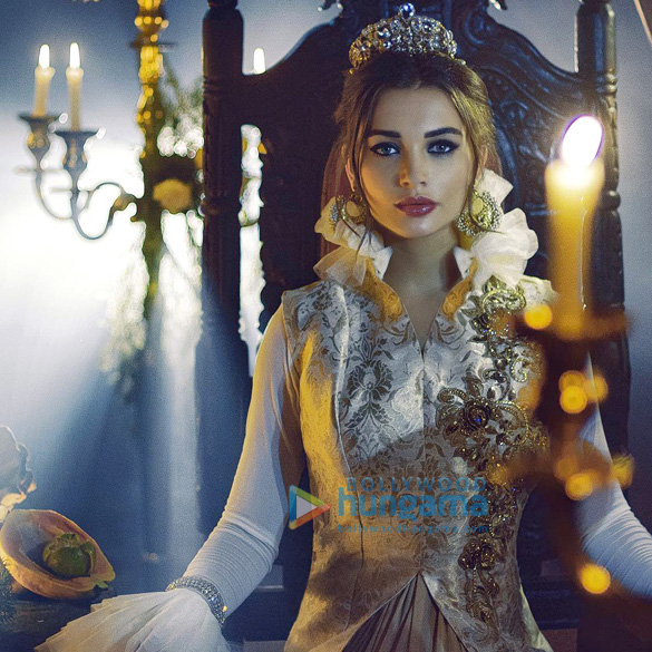 amy jackson 326 2