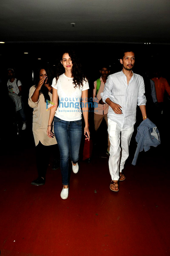 anil sanjay deepika and disha snapped at the airport 6