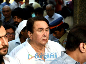 Celebrities attend the last rites of Vinod Khanna in Worli