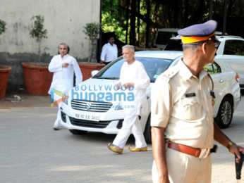 Celebrities attend the last rites of Vinod Khanna in Worli