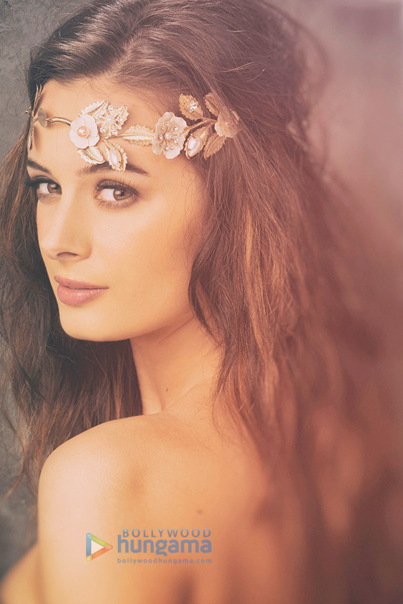 evelyn sharma 132 2