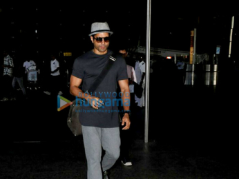 Farhan Akhtar snapped at the airport