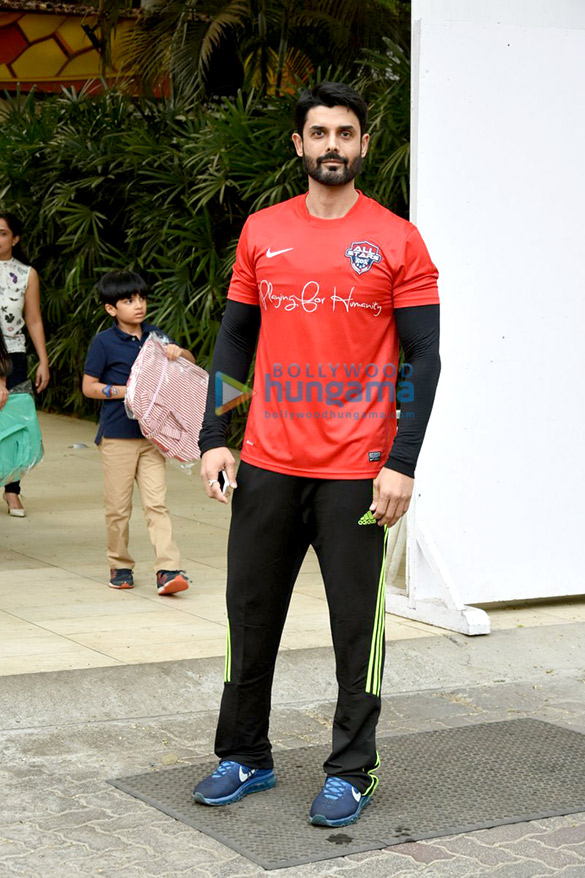 farhan akhtar and amit gaur snapped at otters club for volleyball match 4