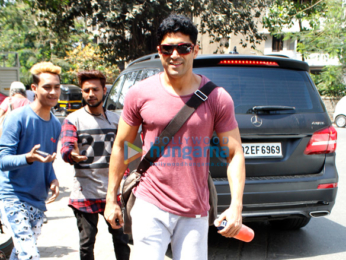 Farhan Akhtar snapped post his gym session in Bandra