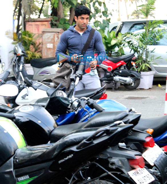 Farhan Akhtar snapped post his gym session in Bandra