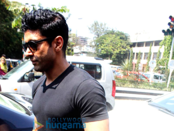 Farhan Akhtar takes mom Honey Irani out for lunch in Bandra