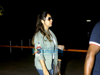 Gauri Khan departs for London