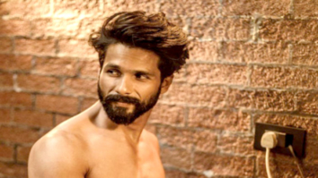 HOT: Shahid Kapoor does a Salman Khan for Filmfare!
