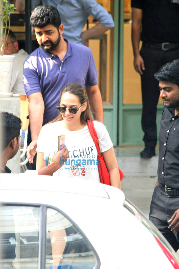 hazel keech snapped at the kitchen garden 5