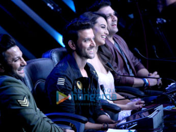 Hrithik Roshan on the sets of Nach Baliye with Sonakshi Sinha