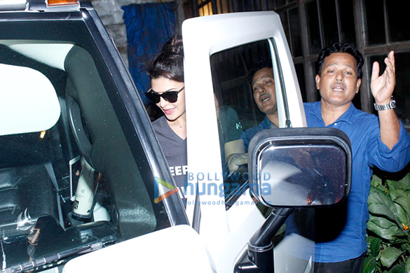 jacqueline fernandez snapped post dinnner at pali village cafe 6