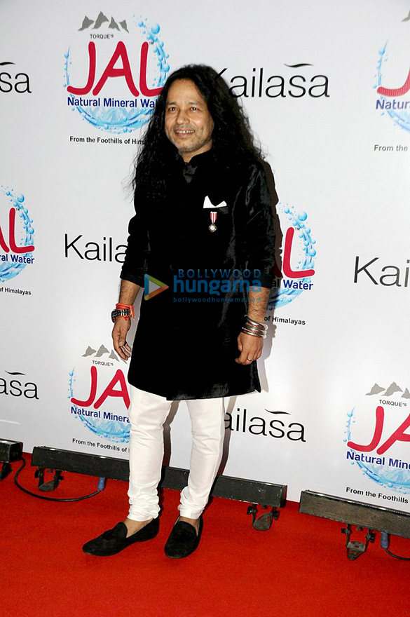 Kailash Kher celebrates 10 years in industry and also the ‘Padma Shri’ honour Kailash Kher celebrates 10 years in industry and also the ‘Padma Shri’ honour