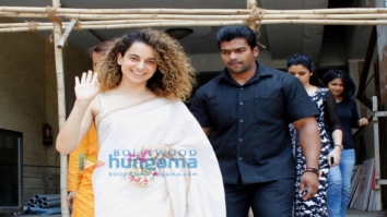 Kangna Ranaut snapped post Navratro pooja at her stylist friend Ami Patel’s house