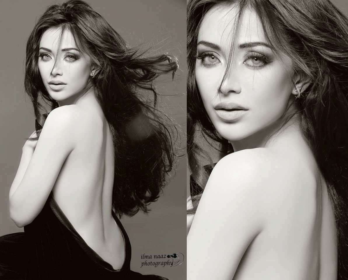 omg is angela krislinzki the new girl in hrithik roshans life 5