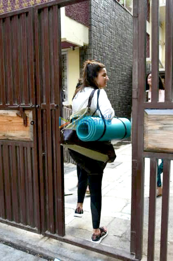 parineeti chopra snapped post yoga session in bandra 5