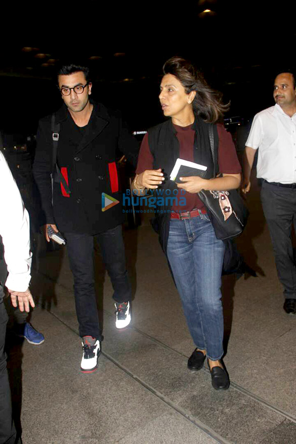 Ranbir Kapoor leaves for London with his mother Neetu Kapoor