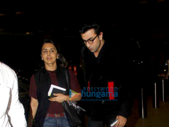Ranbir Kapoor leaves for London with Neetu Singh