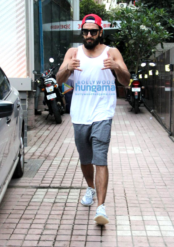 ranveer singh snapped post his gym session in bandra 1
