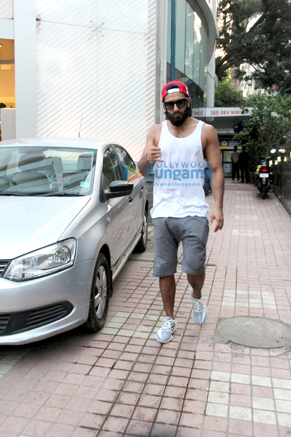 ranveer singh snapped post his gym session in bandra 3