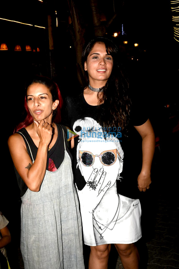 richa chadda snapped with her friend 4