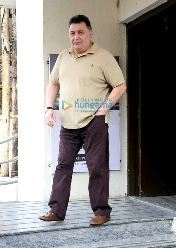 rishi kapoor snapped post a movie screening at pvr juhu 3