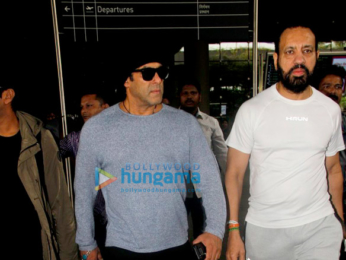 Salman Khan returns from Da-bangg Tour Concert in New Zealand