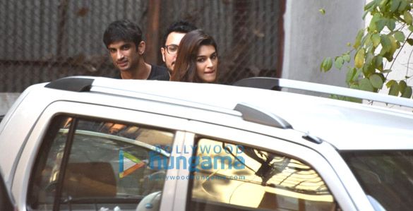 sushant singh drives kriti around bandra 4