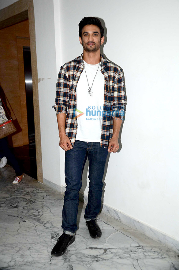 sushant and kriti snapped at raabtas promotions 6