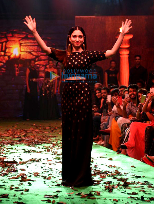 tamannaah walks for bahubali fashion show 4