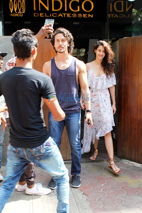 tiger shroff disha patani snapped at indigo 2