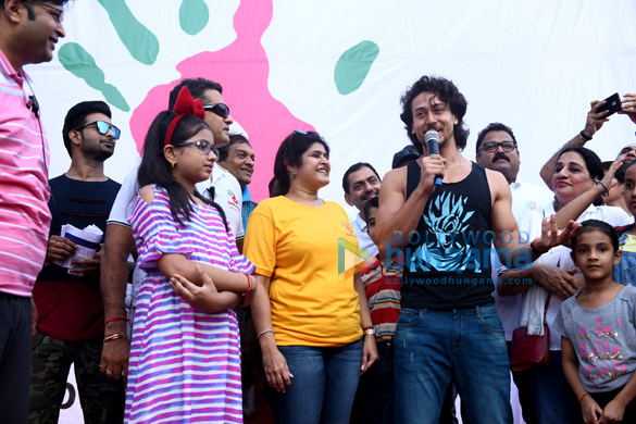 Tiger Shroff & Remo DSouza grace the ‘Lokhandwala Street Festival’ Tiger Shroff & Remo DSouza grace the ‘Lokhandwala Street Festival’