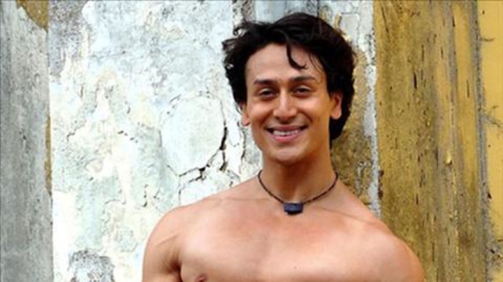 720px x 404px - Tiger Shroff Shows Off His HOT Body In This Back Exercise Video - Bollywood  Hungama