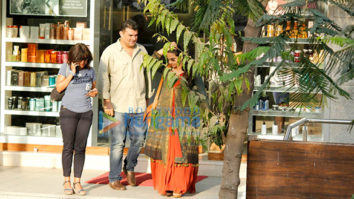 Vidya Balan and Siddharth Roy Kapur snapped post salon session in Bandra