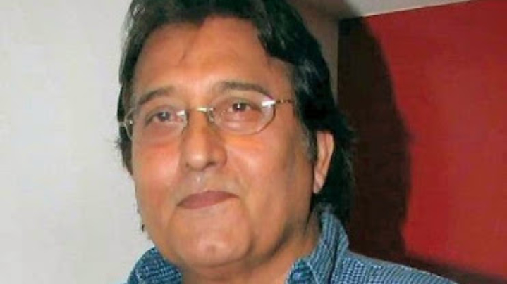 Watch Rare Footage Of Vinod Khanna Forcing Imran Khan To Dance