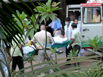 Vinod Khanna's wife, brother and other family members snapped as the late actor's body arrives home