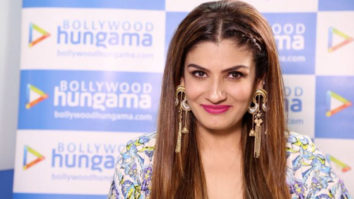 “Shah Rukh Khan Always Says You’re My Best Smelling Heroine”: Raveena Tandon