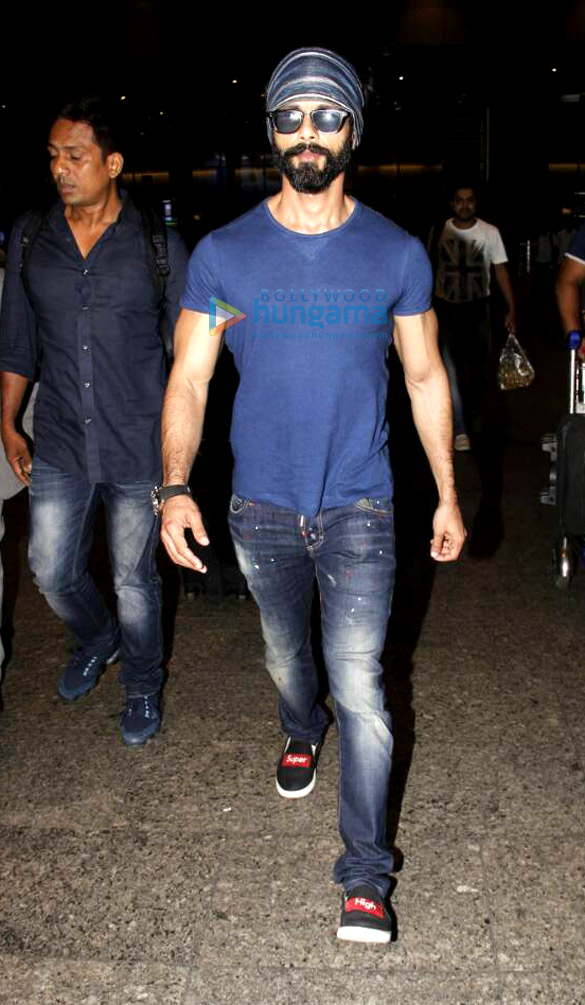 aamir khan shahid kapoor shraddha kapoor and fatima sana shaikh snapped at the airport 2